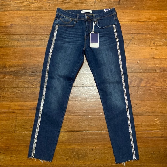 Zara Denim - Zara Embedded Mid Rise Skinny Jeans #334N